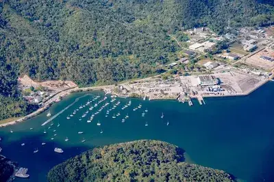 yacht club1